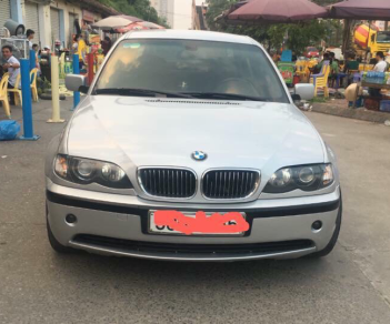 BMW 3 Series  325i  2004 - Bán BMW 3 Series 325i đời 2004, màu bạc, xe nhập số tự động