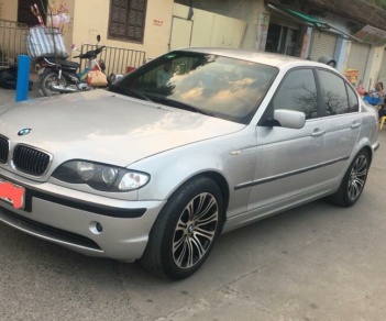 BMW 3 Series  325i  2004 - Bán BMW 3 Series 325i đời 2004, màu bạc, xe nhập số tự động