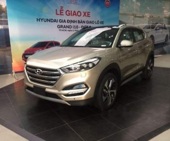 Hyundai Tucson  2.0AT 2018 - Bán ô tô Hyundai Tucson đời 2018, màu vàng giá tốt