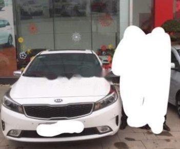 Kia K3   2018 - Bán Kia K3 đời 2018, màu trắng, 600 triệu