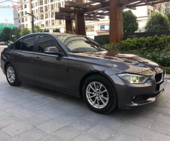 BMW 3 Series 320i 2012 - Cần bán lại xe BMW 3 Series 320i sản xuất năm 2012, màu nâu, xe nhập, 785tr