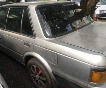 Nissan Bluebird   1988 - Cần bán gấp Nissan Bluebird sản xuất năm 1988, màu bạc, xe đẹp