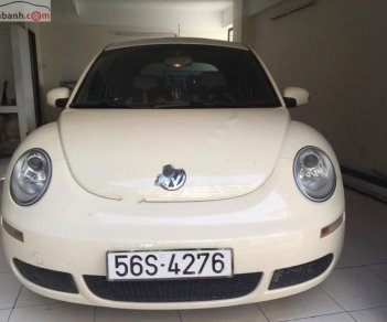 Volkswagen New Beetle 1.6 AT 2010 - Bán Volkswagen New Beetle 1.6 AT sản xuất năm 2010, màu kem (be), xe nhập, giá 600tr