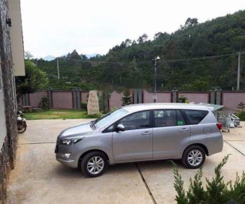 Toyota Innova   MT 2018 - Cần bán lại xe Toyota Innova MT năm 2018, xe mới mua 03/2018, màu ghi bạc