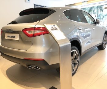 Maserati 2018 - Bán Maserati Levante màu bạc/ kem giá siêu hấp dẫn. Bán xe Maserati Levante đời mới nhất