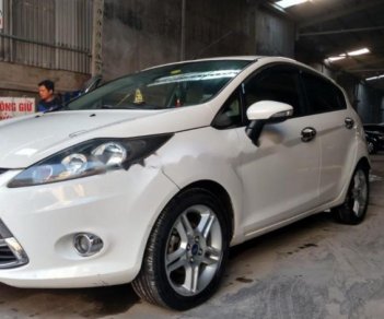 Ford Fiesta Sport 2011 - Cần bán chiếc Ford Fiesta 5 cửa, chính chủ, màu trắng đời 2011, đăng ký lần đầu 2012