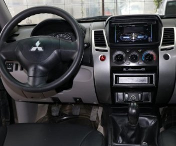 Mitsubishi Pajero Sport 2.5MT 2014 - Bán Mitsubishi Pajero Sport 2.5MT sản xuất năm 2014, màu đen, giá tốt