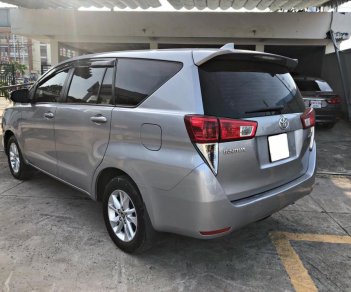 Toyota Innova 2.0E 2017 - Bán Toyota Innova E 2017 Số sàn, xe chạy 55.000Km, sử dụng kỹ không ngập nước cấn đụng