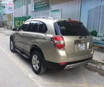 Chevrolet Captiva LT 2009 - Bán ô tô Chevrolet Captiva LT 2009, xe gia đình công chức sử dung cẩn thận, còn rất mới