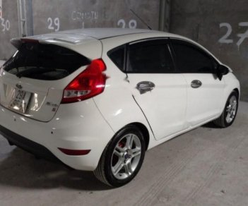 Ford Fiesta Sport 2011 - Cần bán chiếc Ford Fiesta 5 cửa, chính chủ, màu trắng đời 2011, đăng ký lần đầu 2012