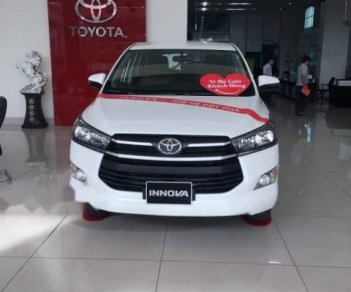 Toyota Innova   2.0E  2018 - Cần bán Toyota Innova 2.0E năm 2018, màu trắng