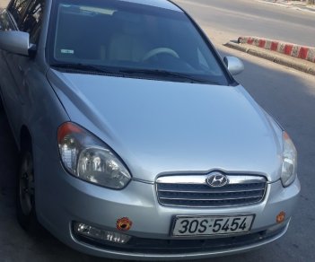 Hyundai Verna 2009 - Cần bán xe Hyundai Verna 1.4L số tự động, sản xuất 2009 AT, màu bạc, xe nhập