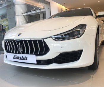 Maserati Ghibli 2018 - Bán xe Maserati Ghibli chính hãng 2018, màu trắng. LH: 0978877754, hỗ trợ tư vấn