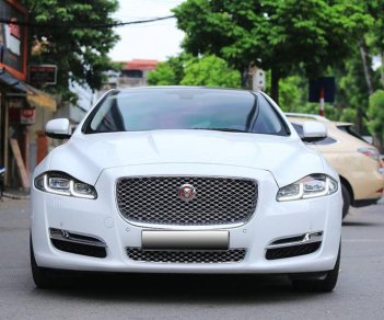 Jaguar XJL 2017 - Bán Jaguar XJL sản xuất năm 2017, màu trắng, nhập khẩu nguyên chiếc