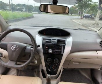 Toyota Vios E 2013 - Cần bán lại xe Toyota Vios E năm 2013, màu bạc