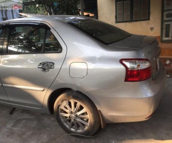 Toyota Vios 1.5E 2012 - Bán xe Vios đời 2012 màu bạc, số sàn