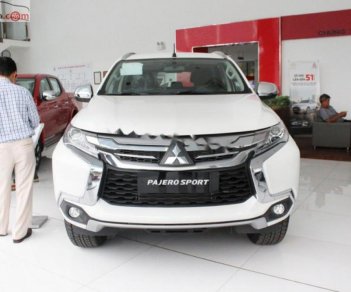 Mitsubishi Pajero Sport 2.4D 4x2 AT 2018 - Bán ô tô Mitsubishi Pajero Sport 2.4D 4x2 AT năm 2018, màu trắng, nhập khẩu nguyên chiếc