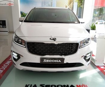 Kia Sedona Platinum G 2018 - Bán Kia Sedona Platinum G cho bản máy xăng full option