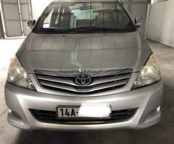 Toyota Innova  G 2010 - Bán Toyota Innova sản xuất năm 2010, màu bạc số sàn