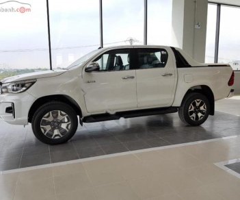 Toyota Hilux 2.8G 4x4 AT 2018 - Cần bán xe Toyota Hilux 2.8G 4x4 AT sản xuất 2018, màu trắng, số tự động 6 cấp