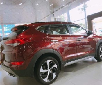 Hyundai Tucson    2018 - Cần bán Hyundai Tucson sản xuất năm 2018, màu đỏ