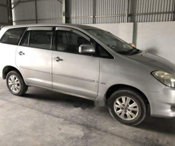 Toyota Innova  G 2010 - Bán Toyota Innova sản xuất năm 2010, màu bạc số sàn