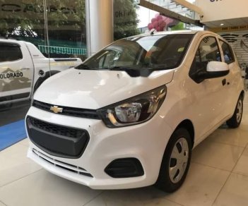 Chevrolet Spark LS  2018 - Cần bán Chevrolet Spark LS đời 2018, màu trắng, giá chỉ 359 triệu