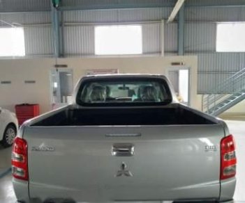 Mitsubishi Triton  4x2MT 2018 - Cần bán xe Mitsubishi Triton đời 2018, màu bạc, xe nhập, số sàn