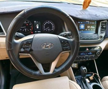 Hyundai Tucson   1.6 Turbo  2017 - Bán Hyundai Tucson 1.6 Turbo sản xuất năm 2017, màu vàng, 910tr