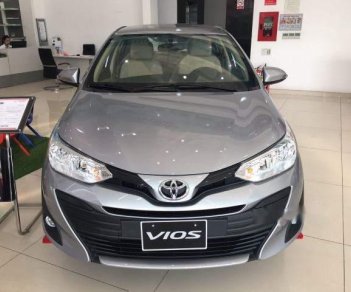 Toyota Vios 2018 - Cần bán xe Toyota Vios 2018, màu bạc, giá chỉ 516 triệu