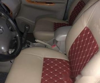 Toyota Innova  G 2010 - Bán Toyota Innova sản xuất năm 2010, màu bạc số sàn