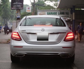 Mercedes-Benz E class E250 2016 - Bán Mercedes E250 sản xuất 2016, màu bạc như mới