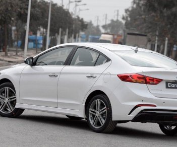 Hyundai Elantra Sport 2018 - Nha Trang bán Hyundai Elantra Sport màu trắng giao ngay trong tuần