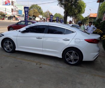 Hyundai Elantra Sport 2018 - Nha Trang bán Hyundai Elantra Sport màu trắng giao ngay trong tuần