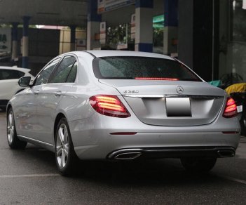 Mercedes-Benz E class E250 2016 - Bán Mercedes E250 sản xuất 2016, màu bạc như mới