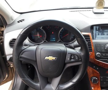 Chevrolet Cruze MT 2015 - Cần bán xe Chevrolet Cruze sản xuất 2015, xe gia đình đi ít còn rất mới