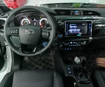 Toyota Hilux 2.8G 4x4 AT 2018 - Bán ô tô Toyota Hilux 2.8G 4x4 AT đời 2018, xe nhập