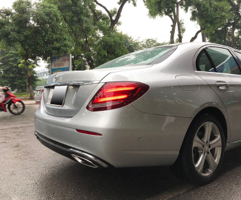 Mercedes-Benz E class E250 2016 - Bán Mercedes E250 sản xuất 2016, màu bạc như mới