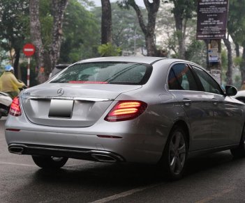 Mercedes-Benz E class E250 2016 - Bán Mercedes E250 sản xuất 2016, màu bạc như mới