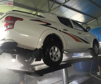 Mitsubishi Triton 2017 - Cần bán xe Mitsubishi Triton sản xuất 2017, màu trắng, xe nhập