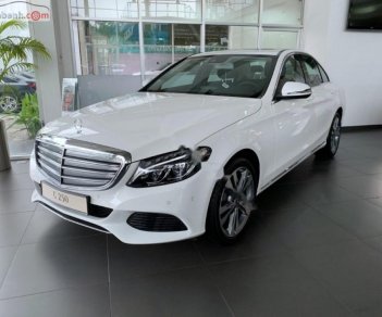 Mercedes-Benz C class C250 2018 - Cần bán xe Mercedes C250 năm 2018, màu trắng giá tốt