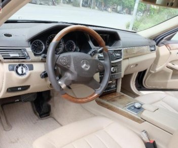 Mercedes-Benz E class E300 2011 - Bán Mercedes E300 năm sản xuất 2011, màu nâu