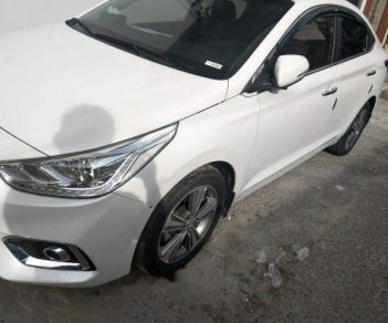 Hyundai Accent 1.4AT  2018 - Bán Hyundai Accent 1.4AT đời 2018, màu trắng xe gia đình