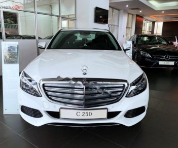 Mercedes-Benz C class C250 2018 - Cần bán xe Mercedes C250 năm 2018, màu trắng giá tốt