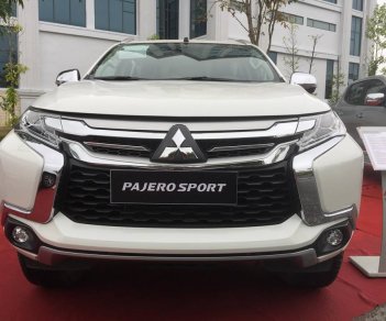 Mitsubishi Pajero 4x2 2018 - HOT! Chương trình giảm giá lớn trong tháng 11, Mitsubishi Pajero phiên bản máy dầu hoàn toàn mới. LH: 0968.660.828