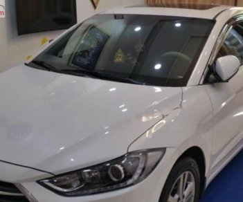 Hyundai Elantra 1.6 AT 2017 - Bán Hyundai Elantra 1.6 AT năm sản xuất 2017, màu trắng, giá tốt