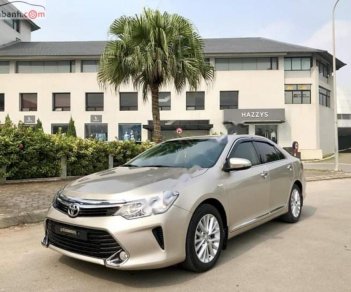 Toyota Camry 2.0E 2017 - Bán xe Toyota Camry 2.0E 2017, giá chỉ 968 triệu