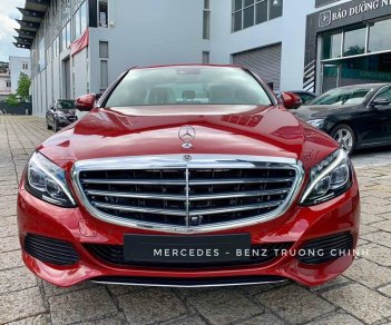 Mercedes-Benz C class C250 2018 - Cần bán Mercedes C250 sản xuất 2018, màu đỏ