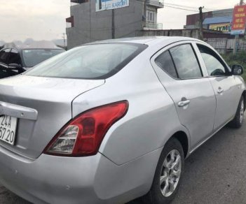 Nissan Sunny 2013 - Bán Nissan Sunny đời 2013, màu bạc, 23 triệu