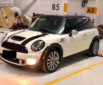 Mini Cooper S 2010 - Cần bán gấp Mini Cooper S sản xuất 2010, màu kem (be), nhập khẩu